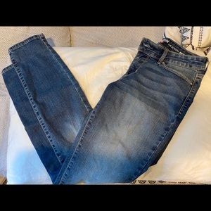 Levi’s Light/Medium Wash